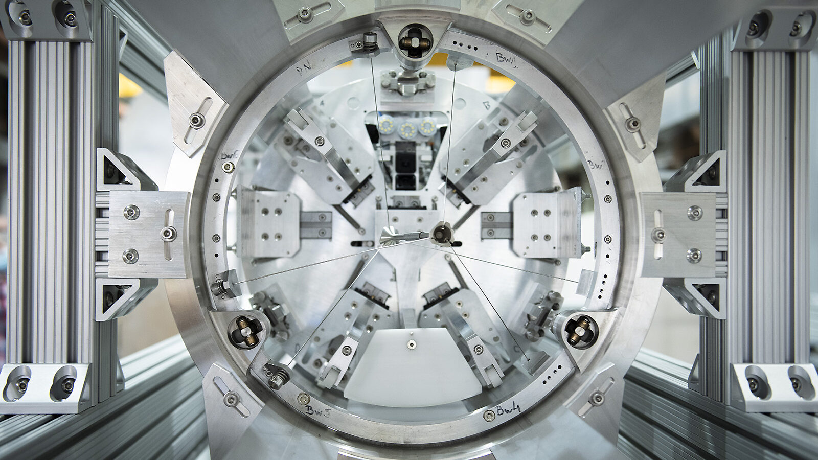 A silver apparatus for the Mu2e experiment